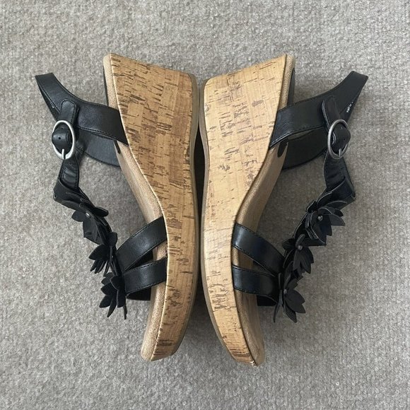 Wear Ever Sandals Womens 7.5 Black Faux Leather Floral Wedge Buckle 3" Heel - Picture 9 of 15